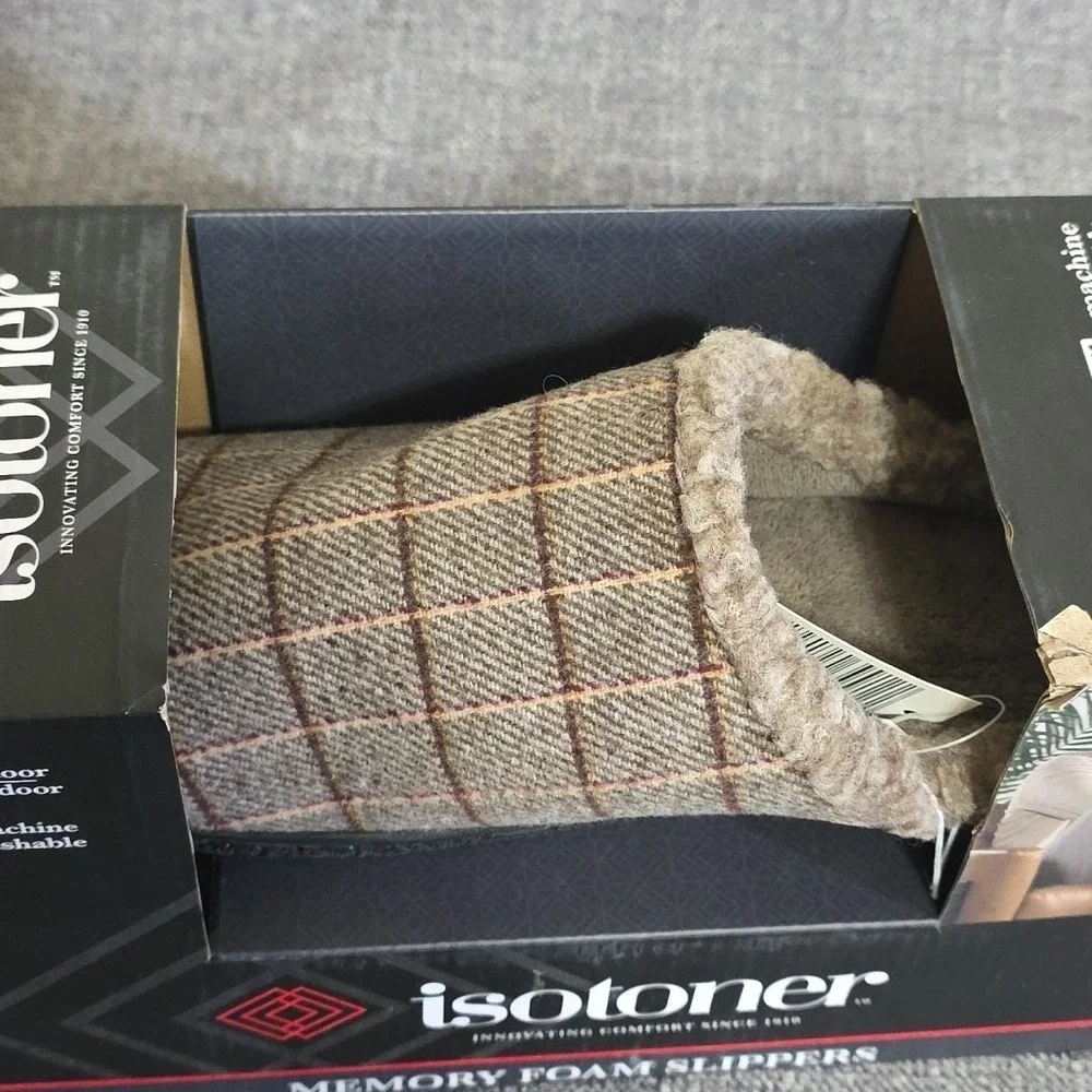 Isotoner Men's Classic Comfort Slipper Size M 8 - 9 Smokey Taupe